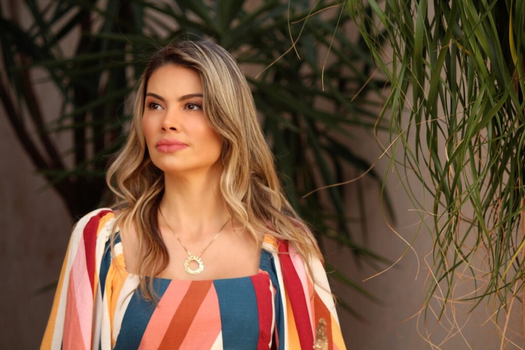 Dra. Cláudia Fonzar declara ser contra exageros na estética